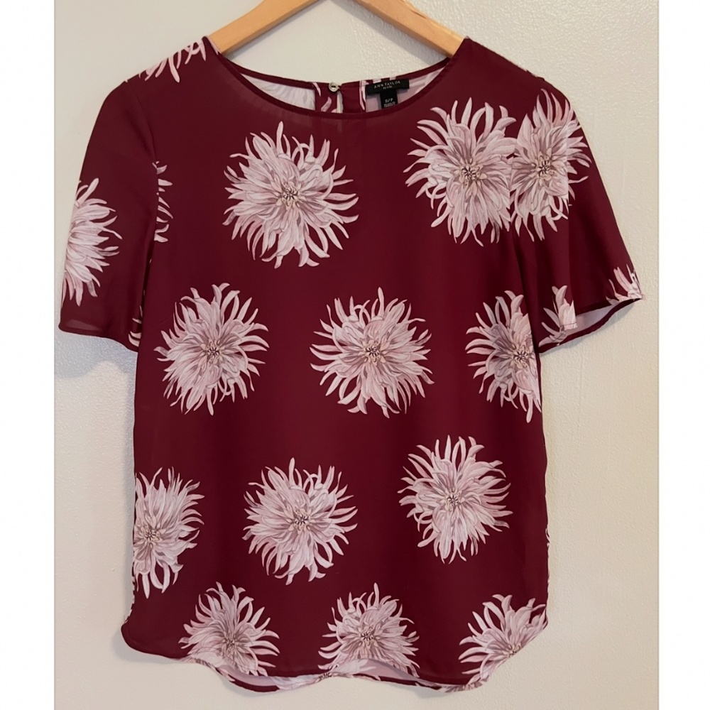 Ann Taylor Floral Shell Short Sleeved Top, Size Small Petite